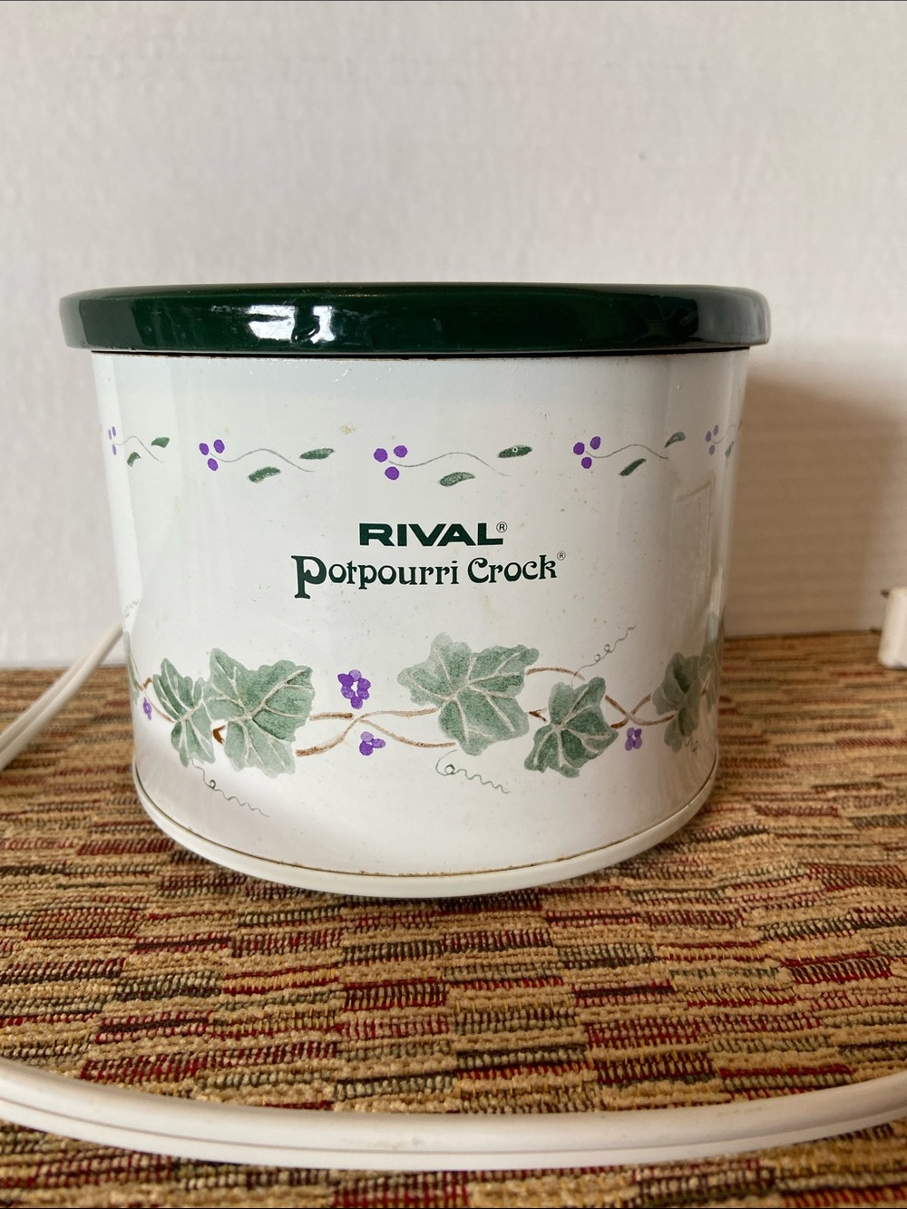 Rival Green and White Potpourri Crock